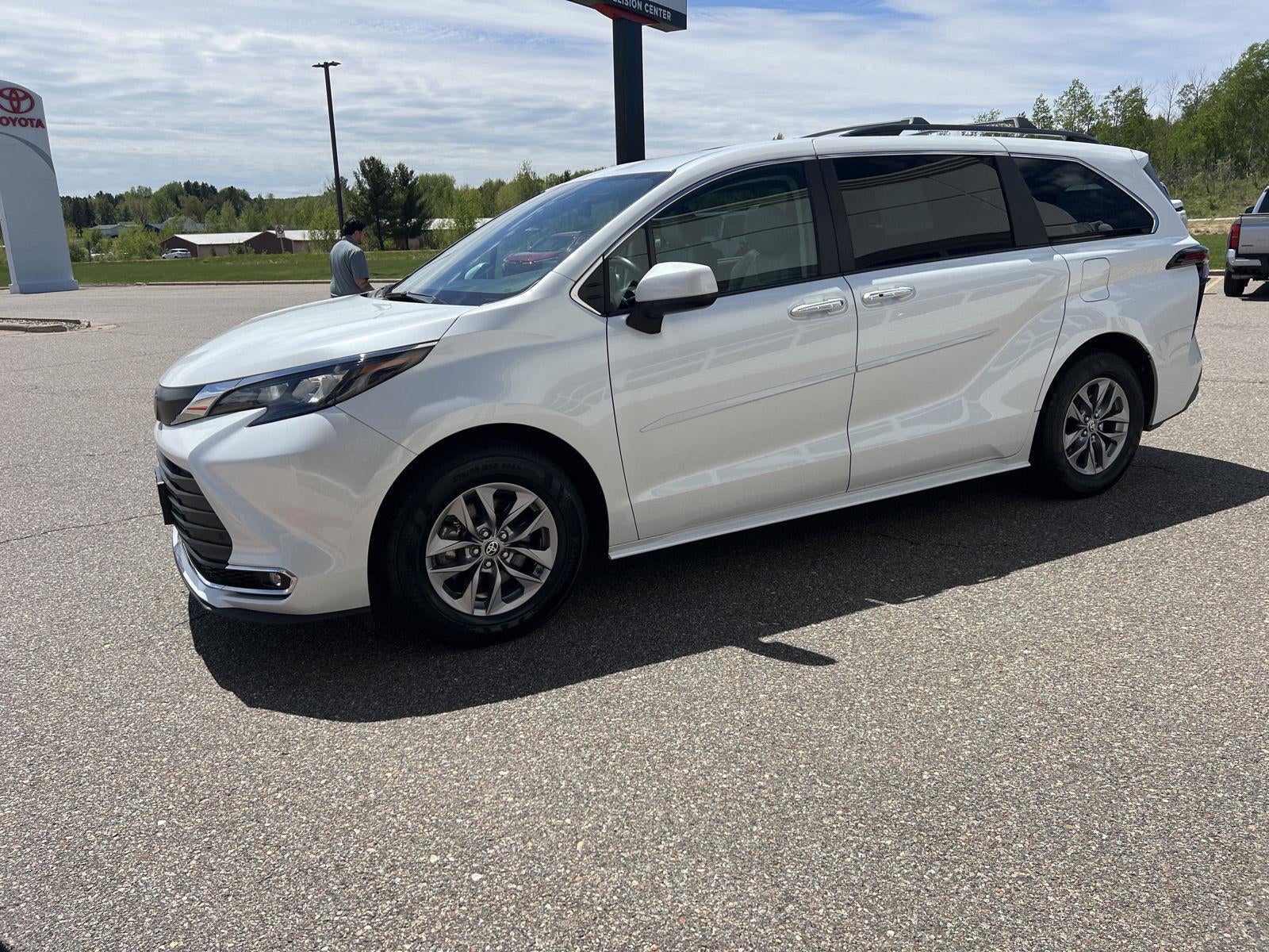 2024 Toyota SIENNA XLE AWD 7-PASSENGER
