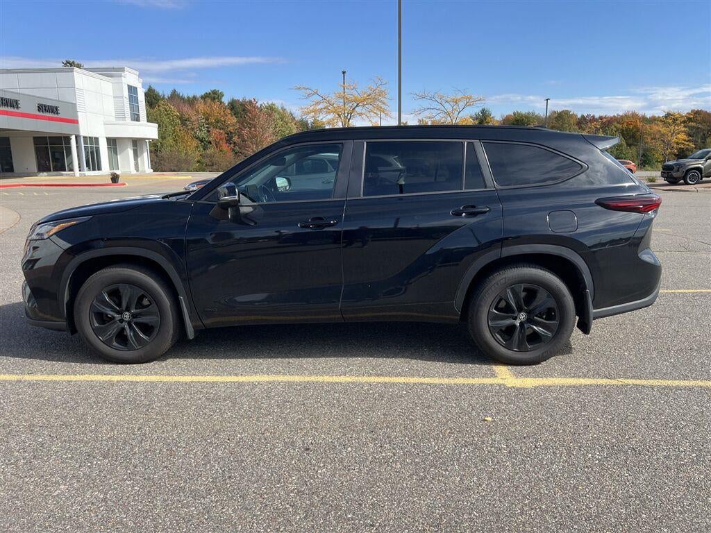 2024 Toyota Highlander Hybrid XLE Nightshade