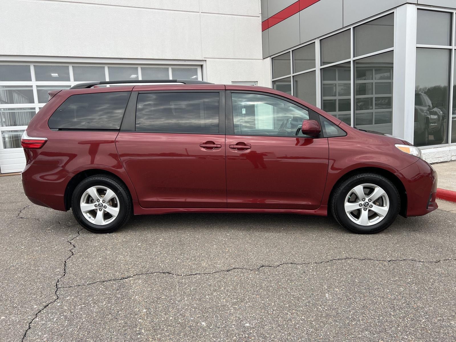 2019 Toyota SIENNA MINIVAN