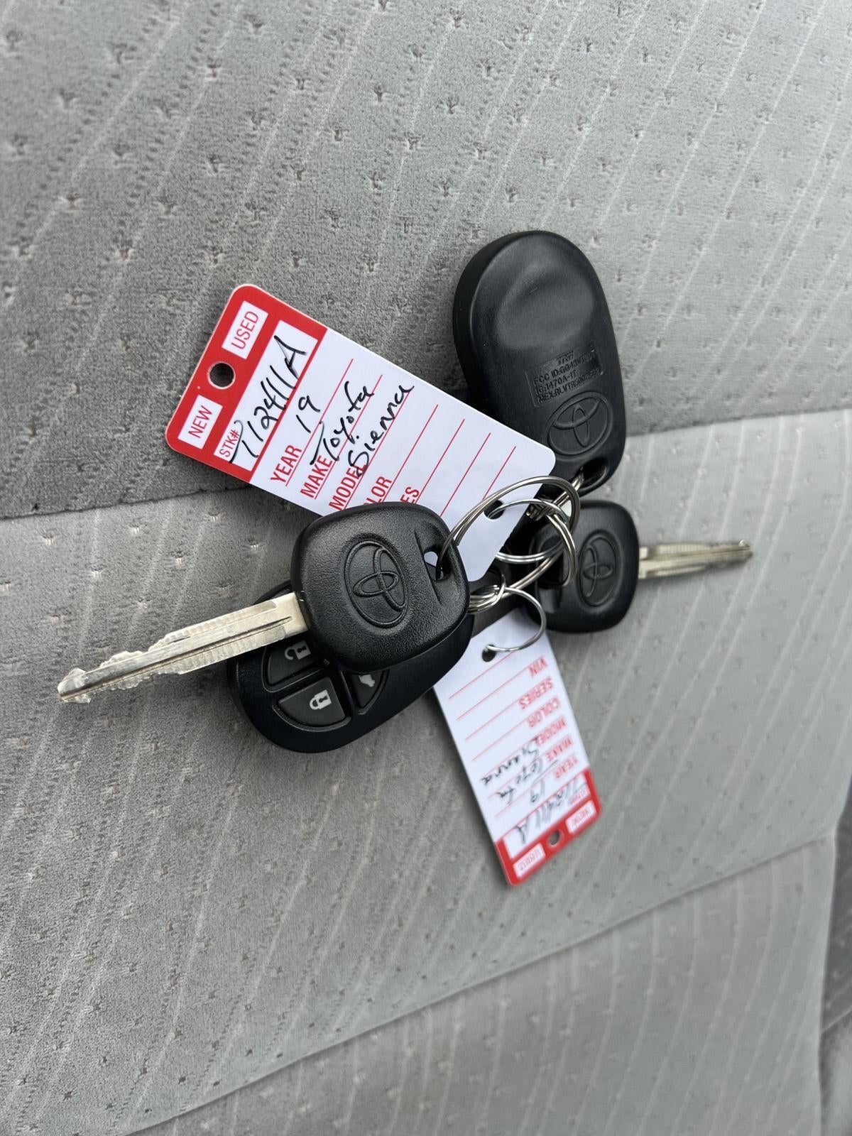 2019 Toyota SIENNA MINIVAN