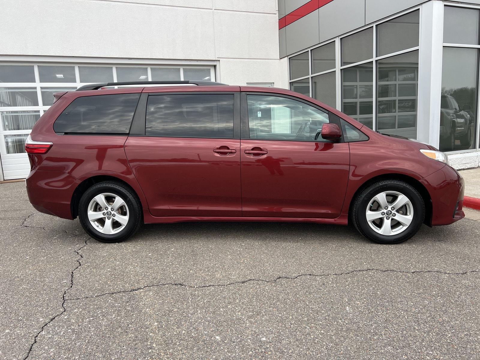 2019 Toyota SIENNA MINIVAN