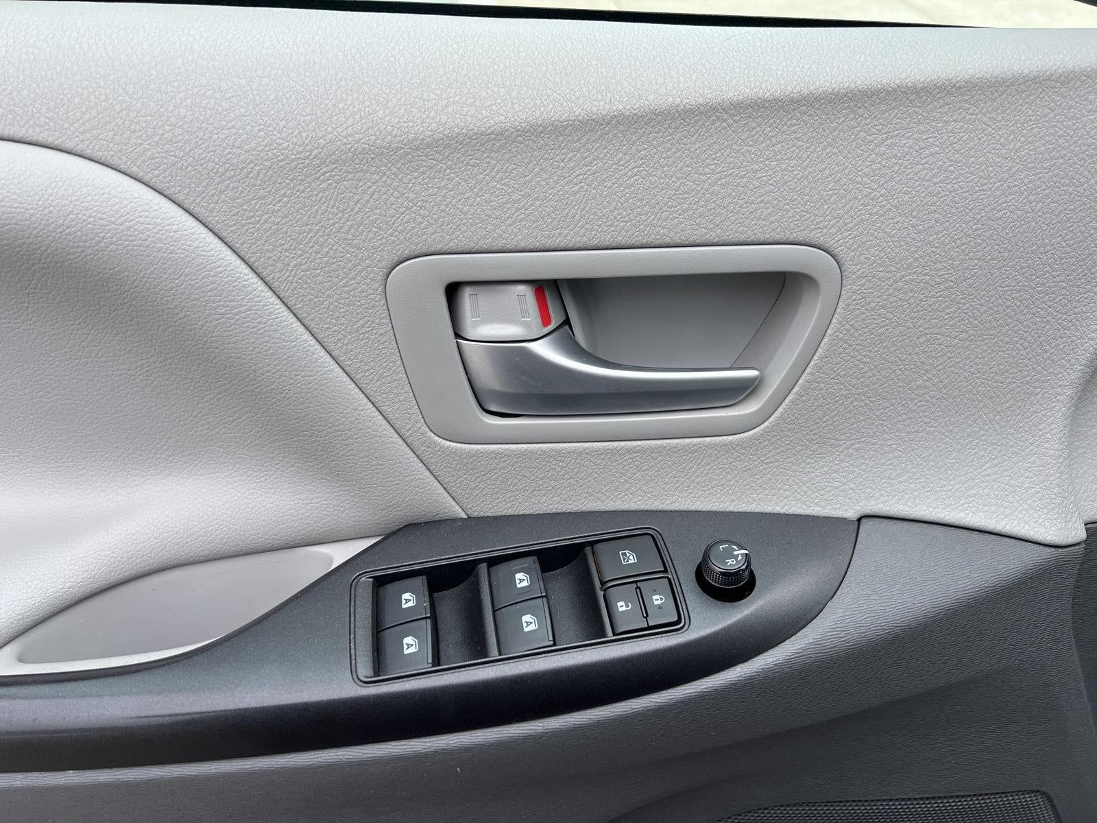 2019 Toyota SIENNA MINIVAN