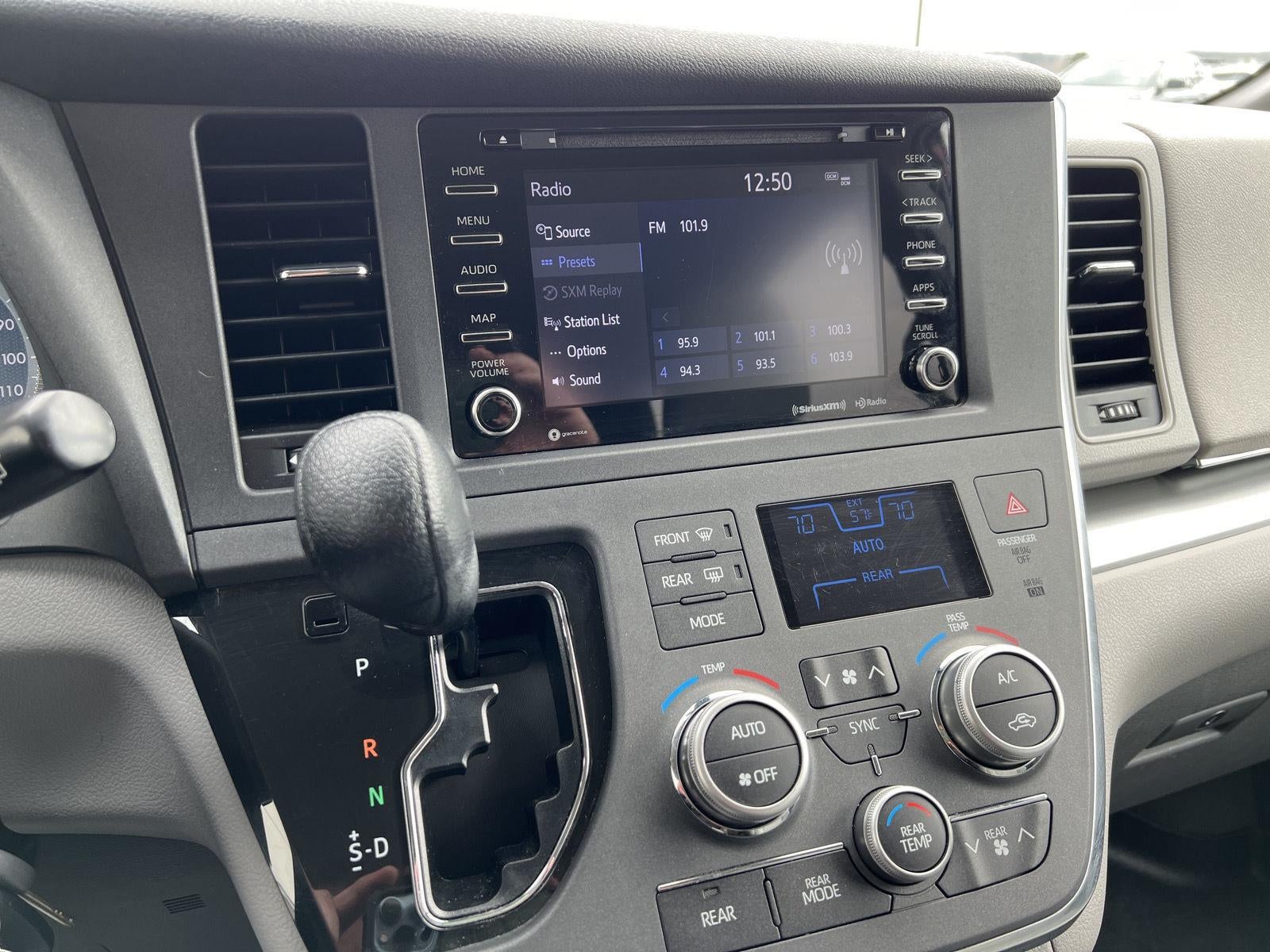 2019 Toyota SIENNA MINIVAN