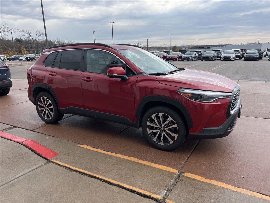 2024 Toyota Corolla Cross XLE