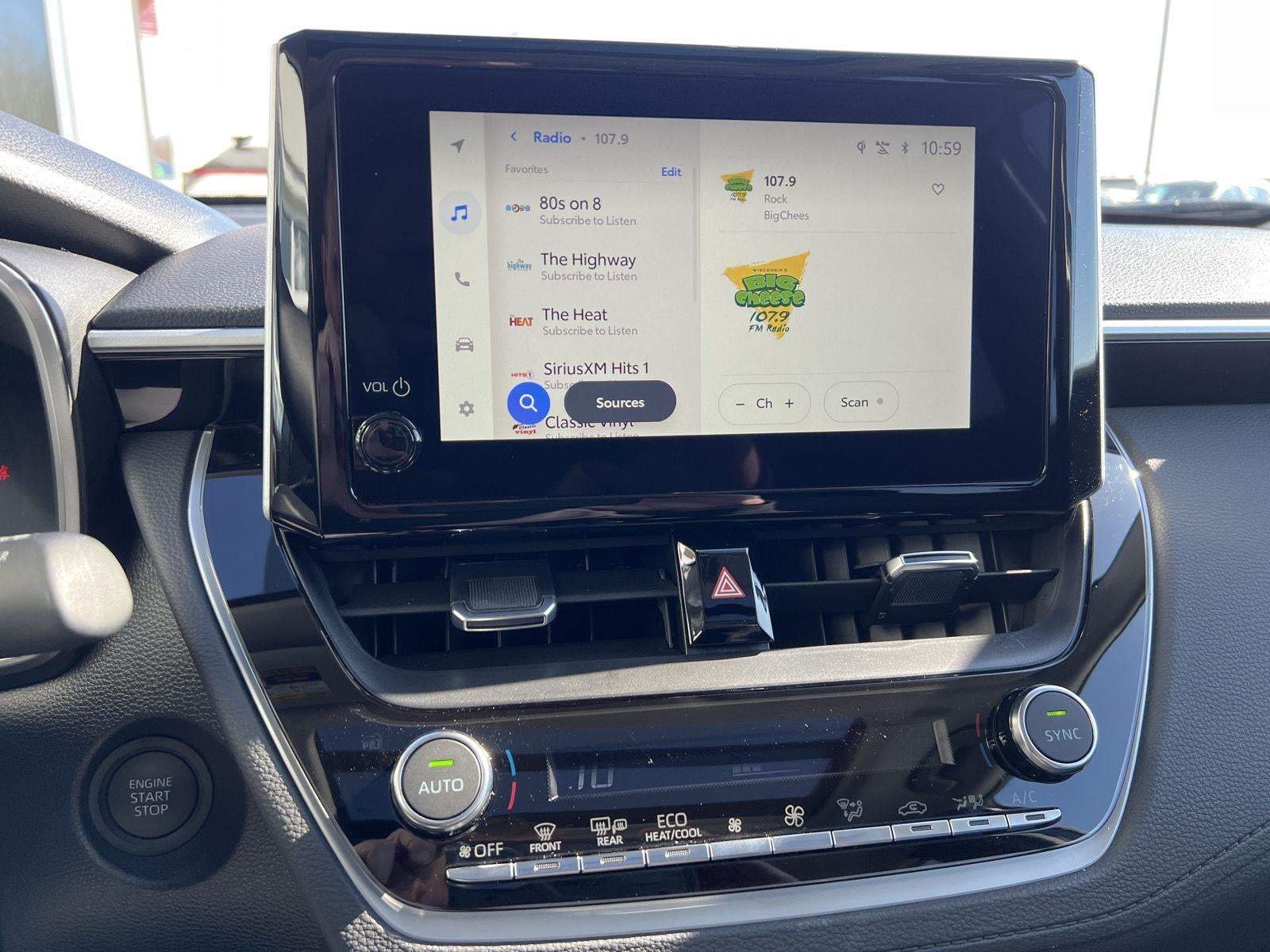 2025 Toyota Corolla Cross XLE