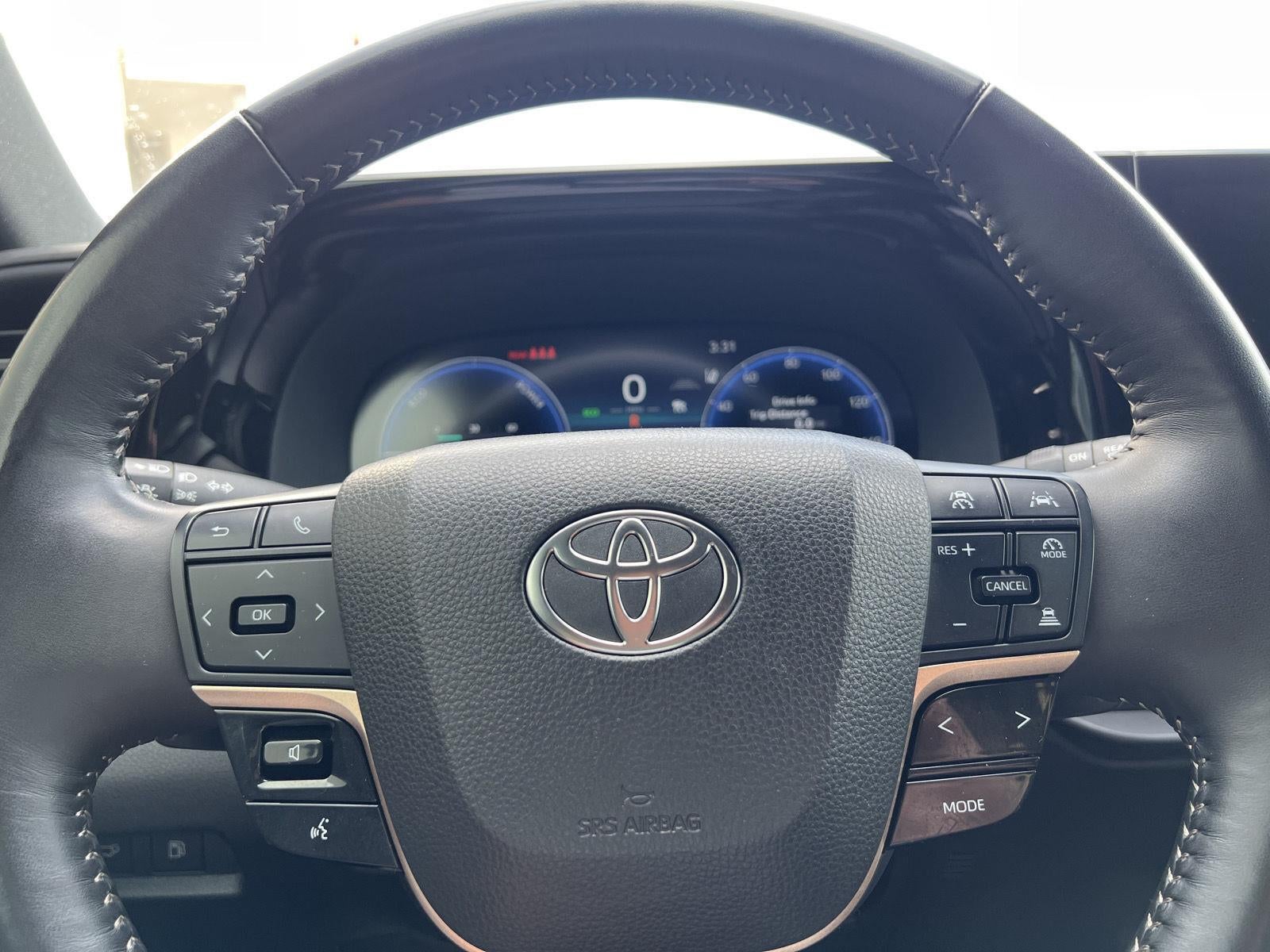 2025 Toyota Crown Signia XLE
