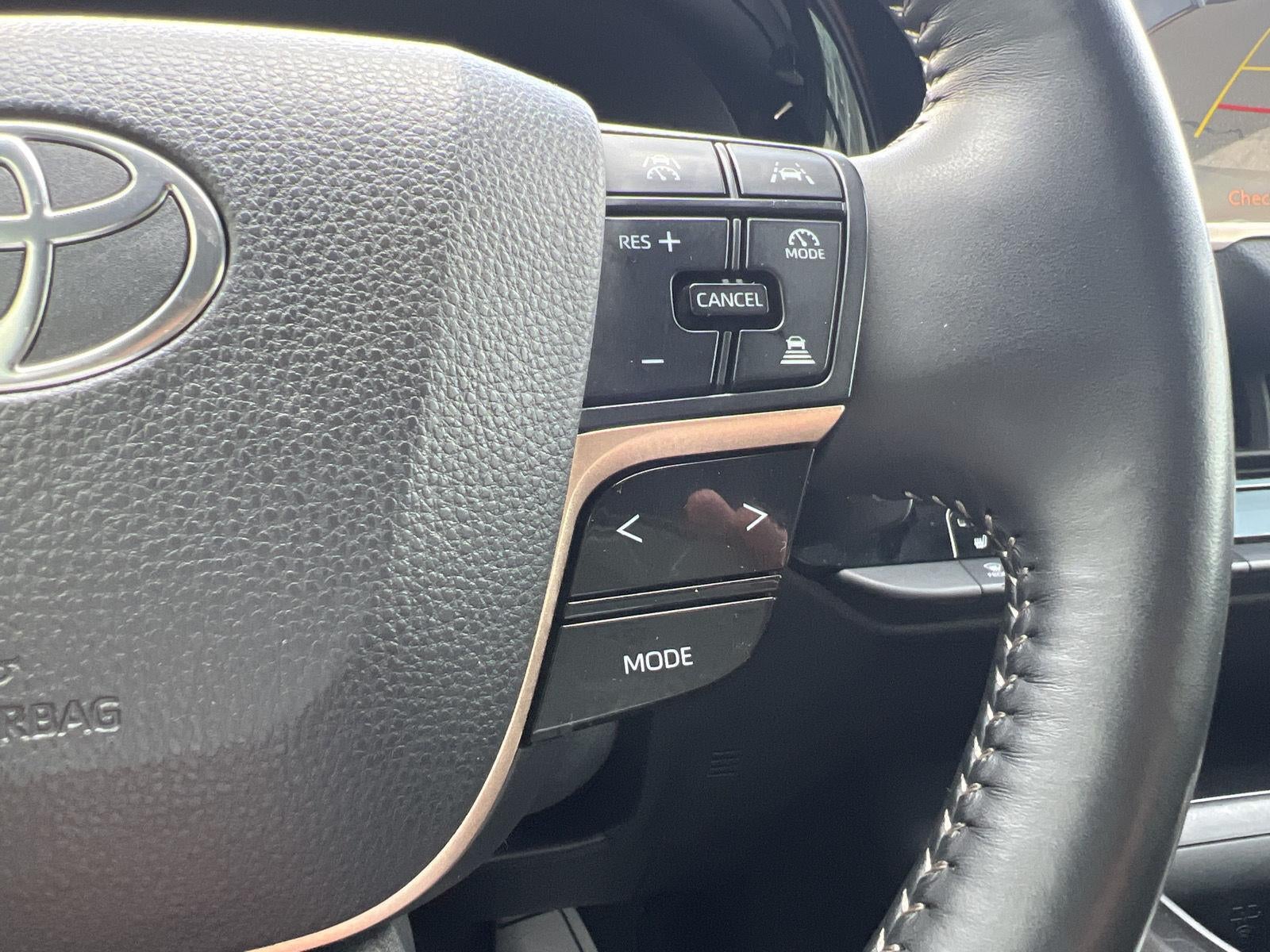 2025 Toyota Crown Signia XLE