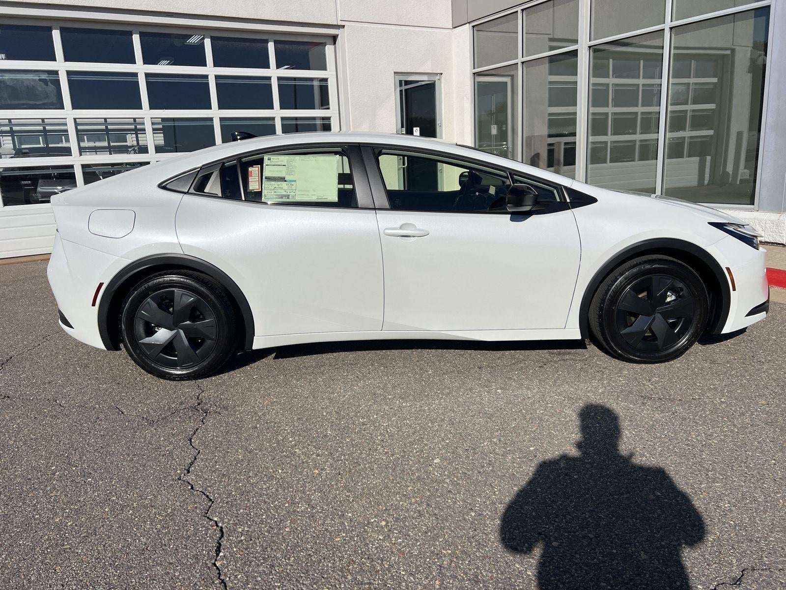 2026 Toyota Prius Plug-In Hybrid SE