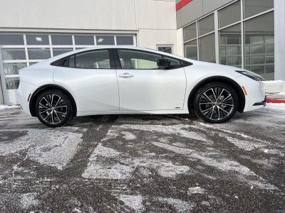 2025 Toyota Prius XLE