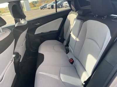 2022 Toyota Prius LE