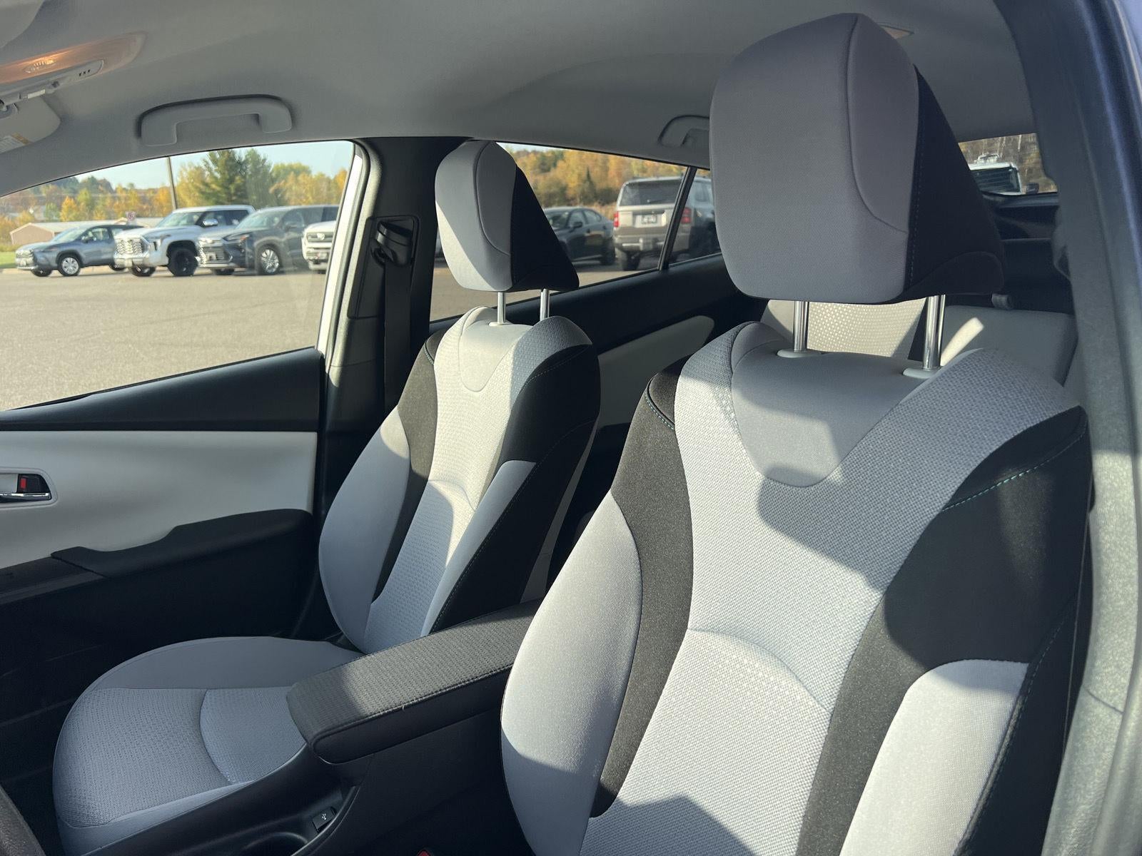 2022 Toyota Prius LE