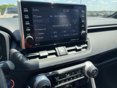 2022 Toyota RAV4 Hybrid SE