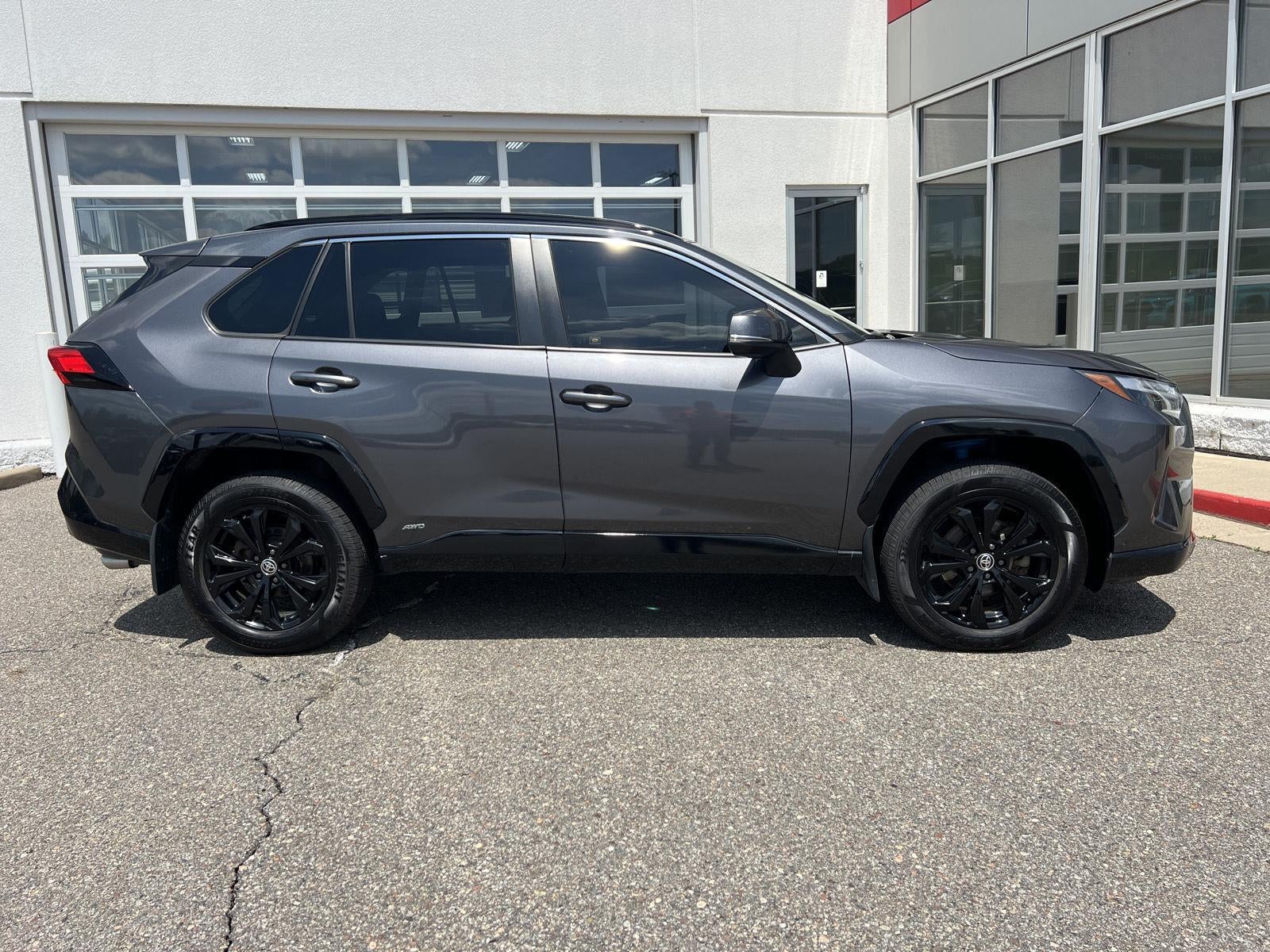 2022 Toyota RAV4 Hybrid SE