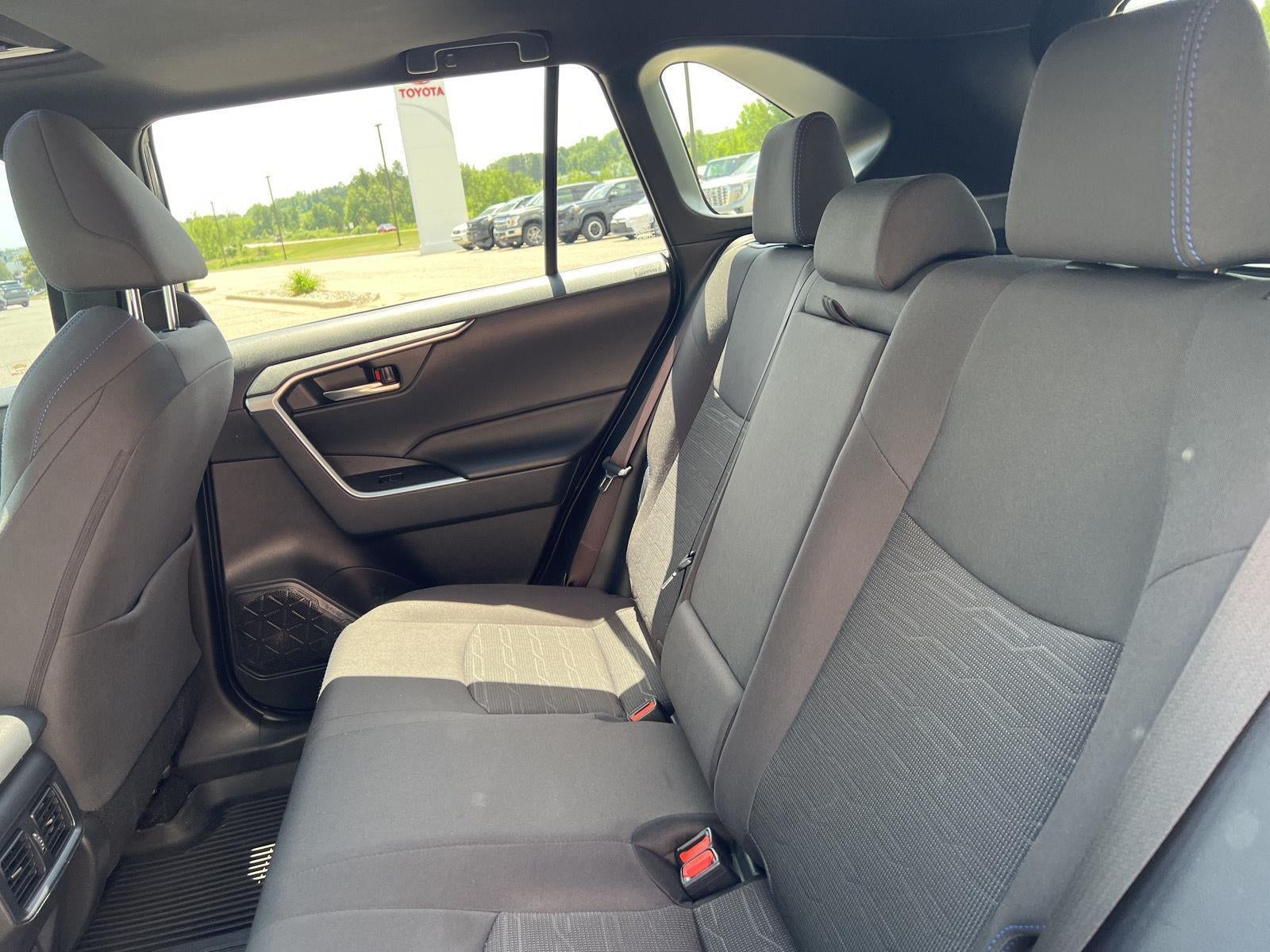 2022 Toyota RAV4 Hybrid SE