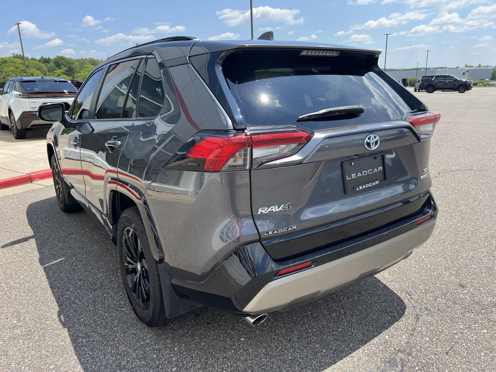 2022 Toyota RAV4 Hybrid SE