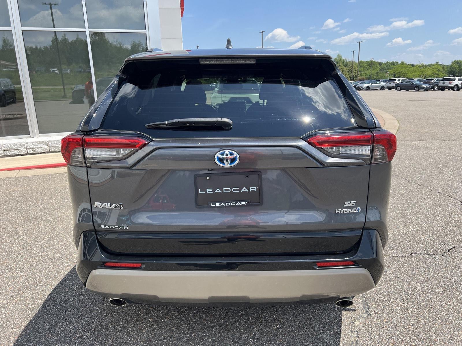 2022 Toyota RAV4 Hybrid SE