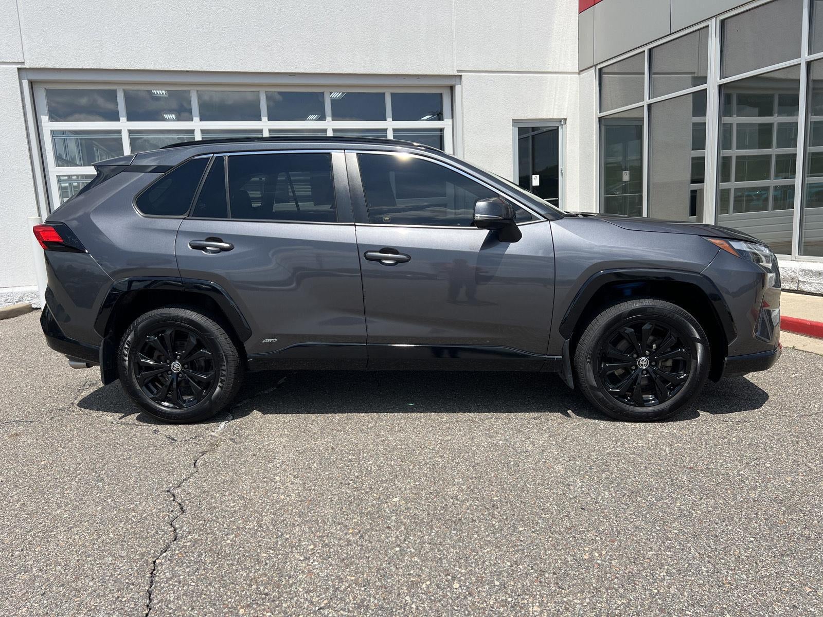 2022 Toyota RAV4 Hybrid SE