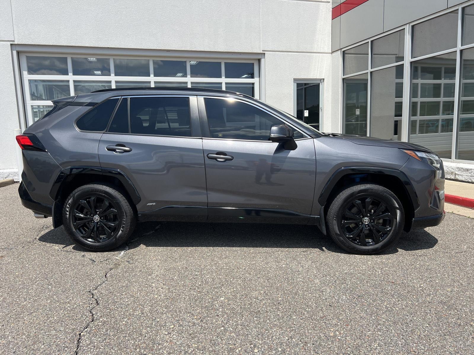 2022 Toyota RAV4 Hybrid SE