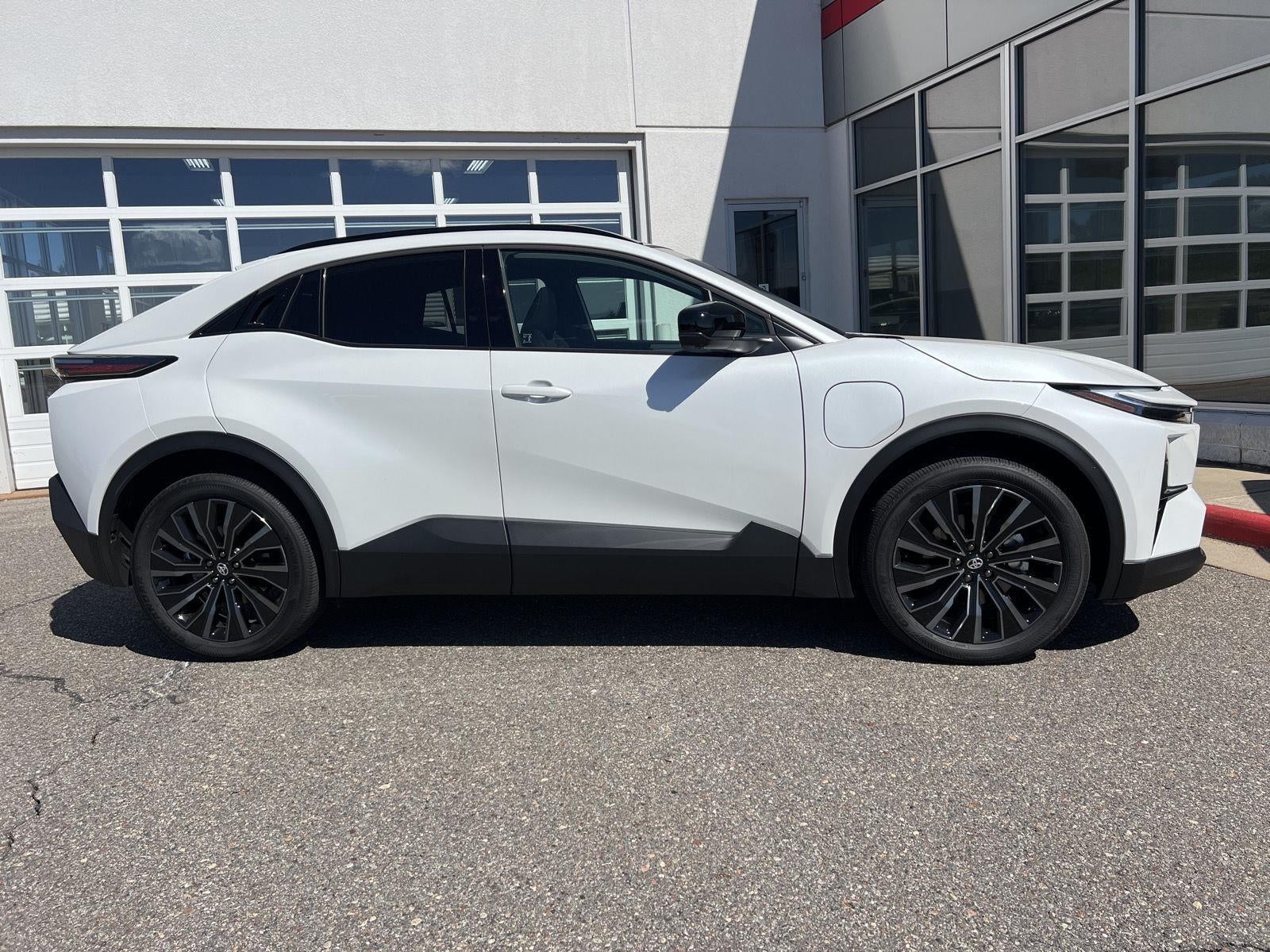2026 Toyota C-HR XSE