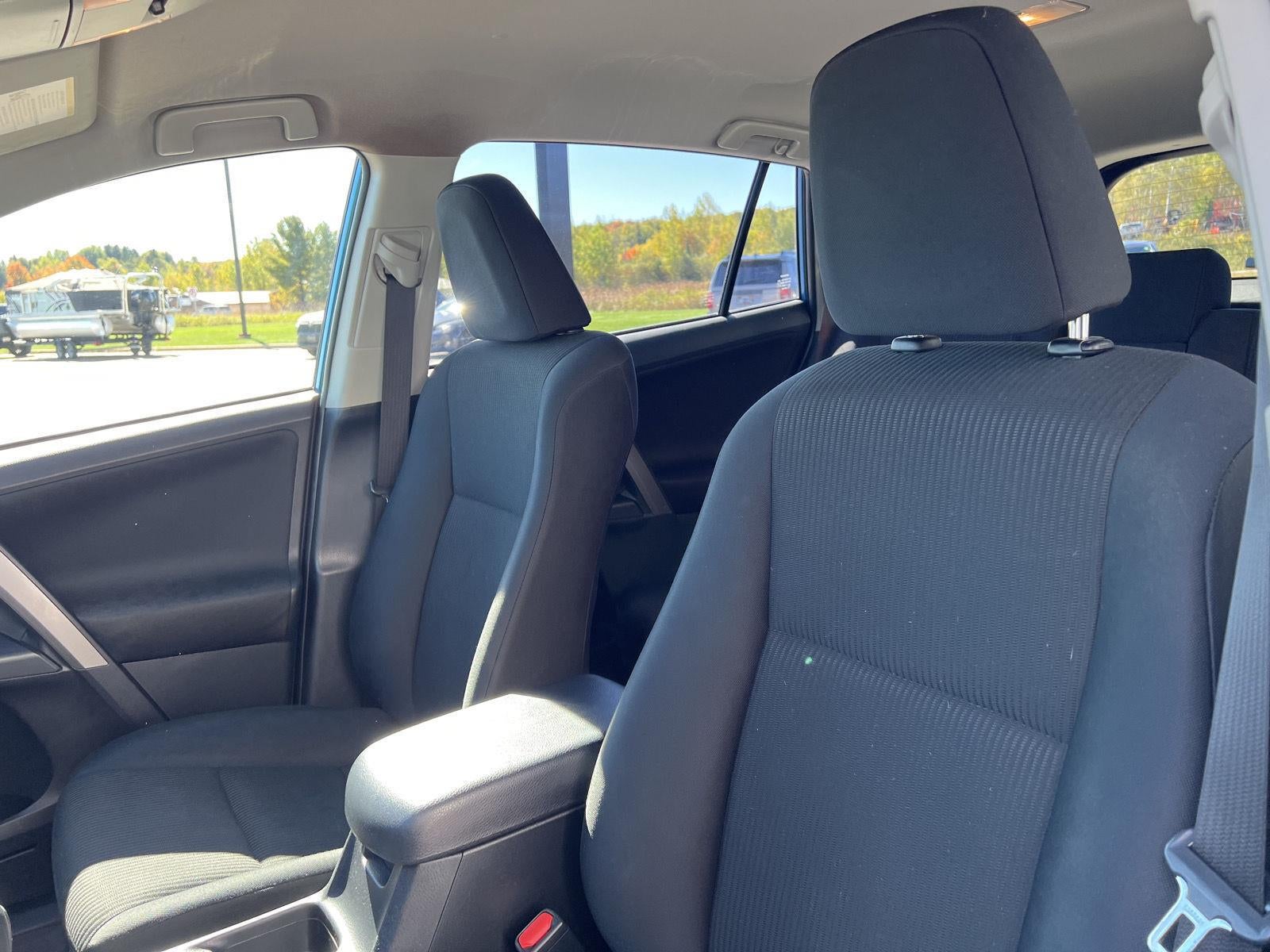 2016 Toyota RAV4 AWD 4DR LE