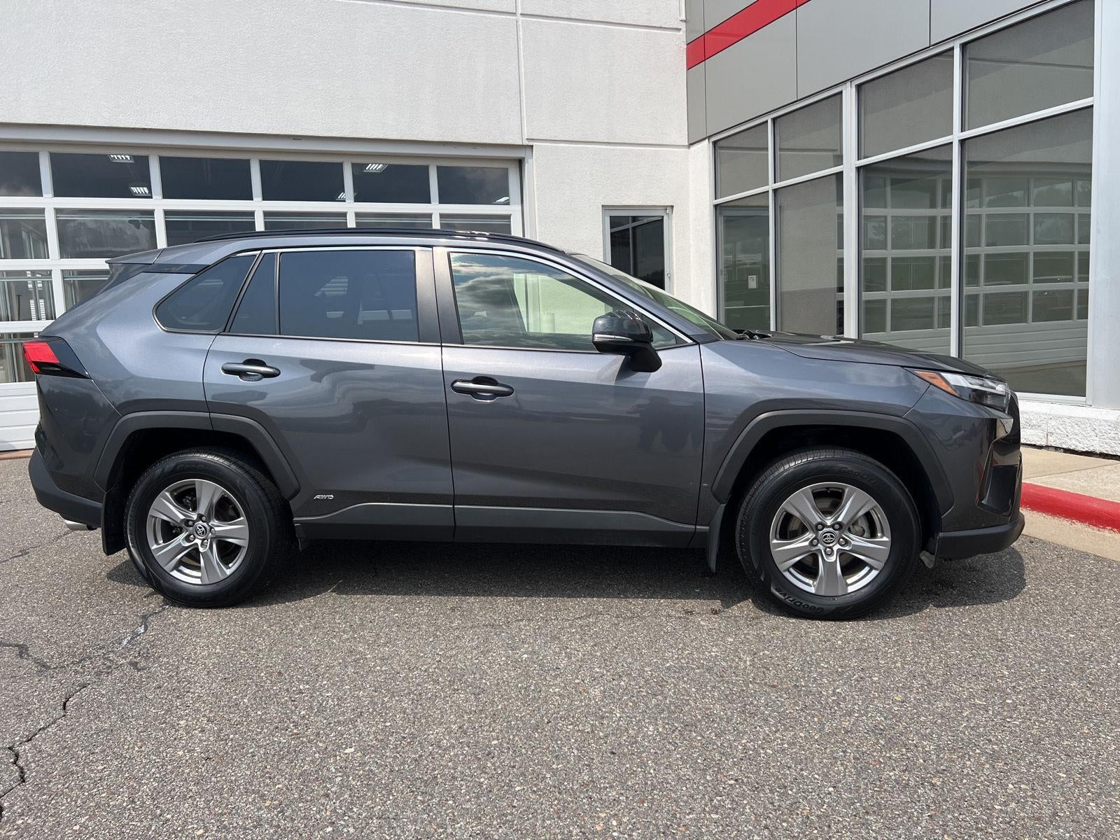 2023 Toyota Rav4 Hybrid XLE