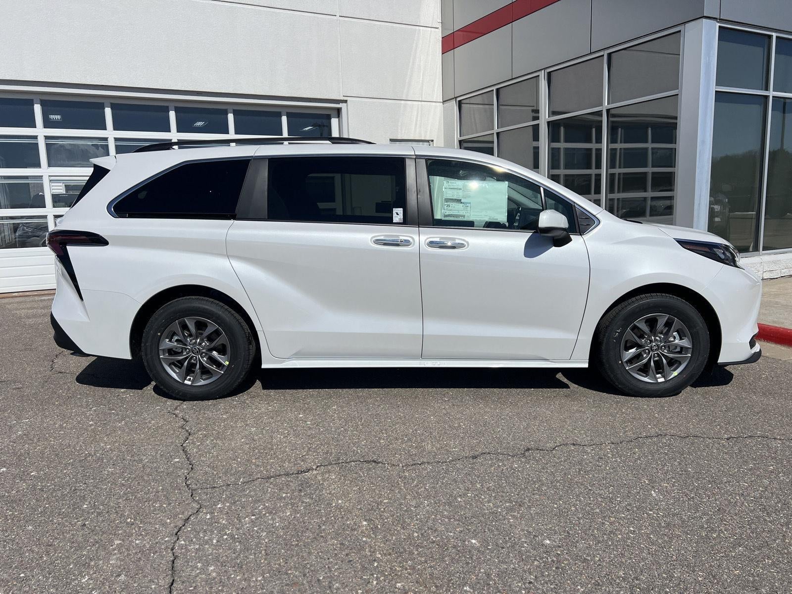 2026 Toyota Sienna XLE